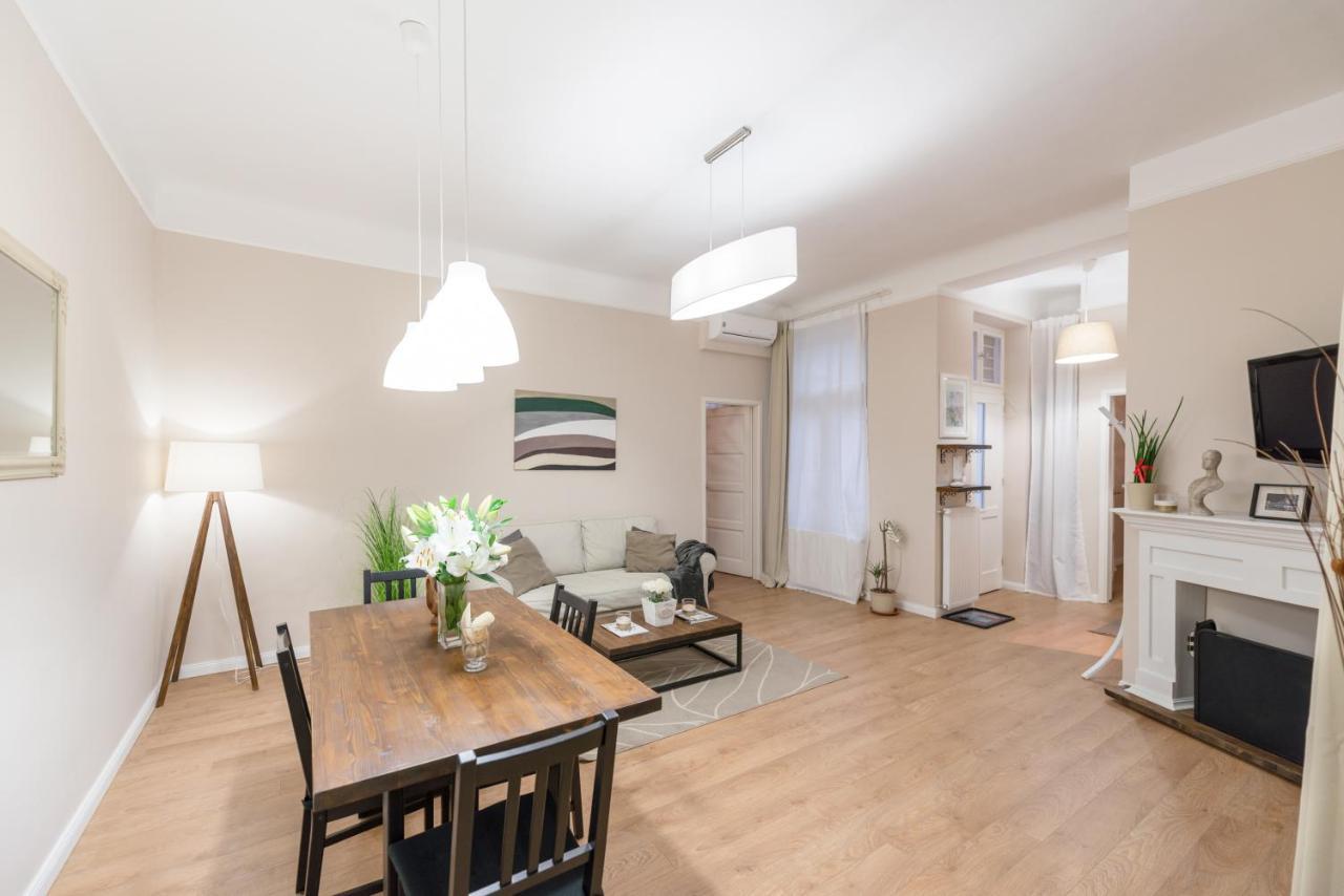 Apartamento Downtown Heart 3 Bdr, 2 Bath, A/C Budapest Exterior foto