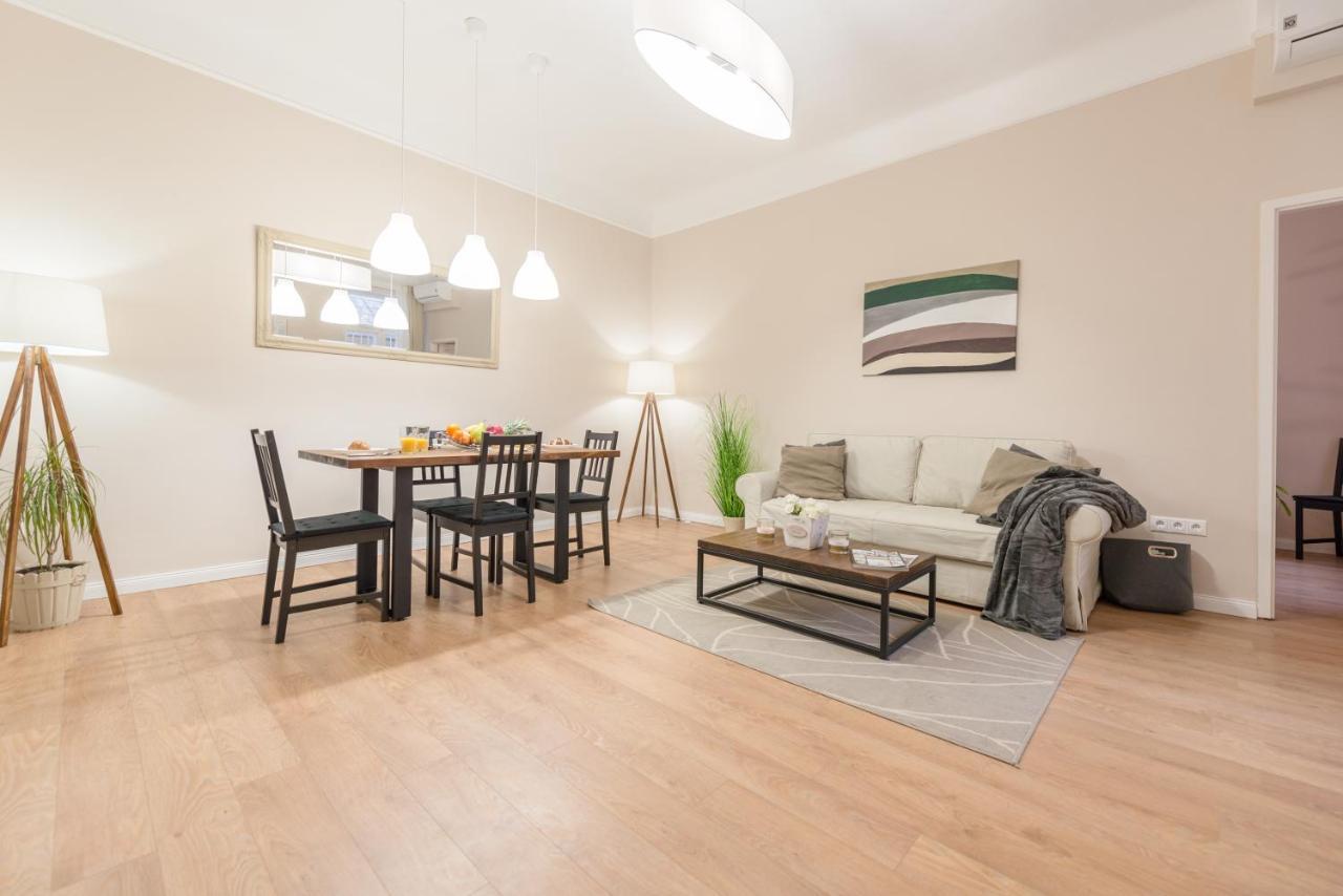 Apartamento Downtown Heart 3 Bdr, 2 Bath, A/C Budapest Exterior foto