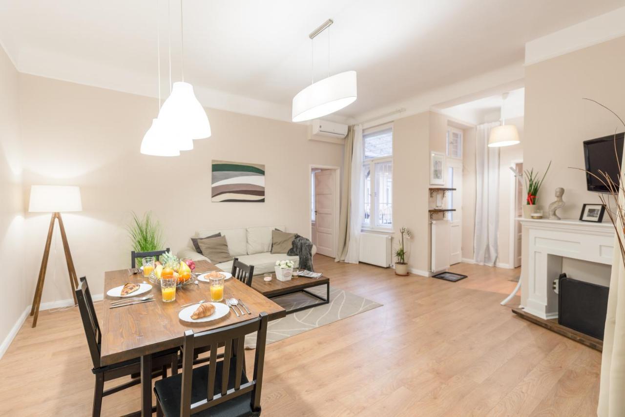 Apartamento Downtown Heart 3 Bdr, 2 Bath, A/C Budapest Exterior foto