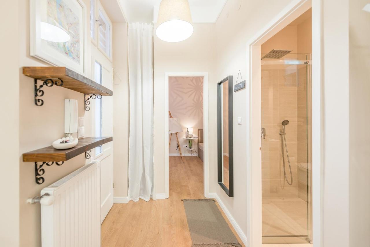 Apartamento Downtown Heart 3 Bdr, 2 Bath, A/C Budapest Exterior foto